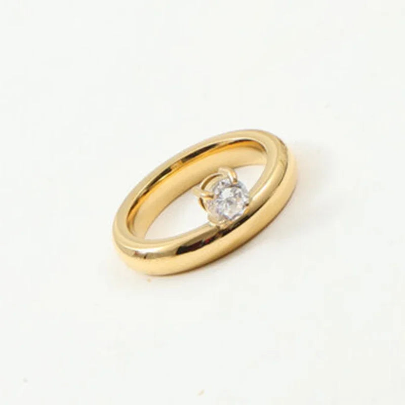 Feiner Ring mit Wassertropfen und Zirkonperle 2