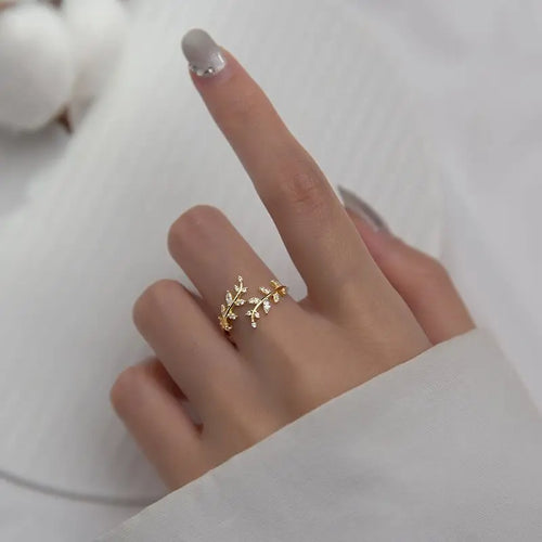 Lorbeerblatt-Ring aus Zirkon Gold