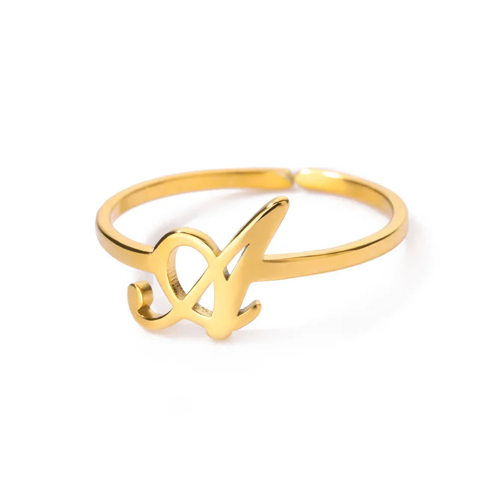 Feiner personalisierter Ring mit Initiale a
