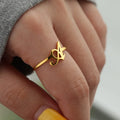 Feiner personalisierter Ring mit Initiale a