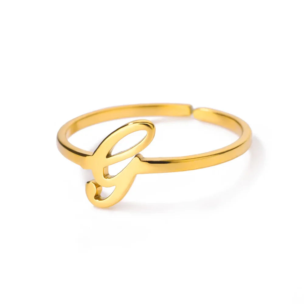 Feiner personalisierter Ring mit Initiale g