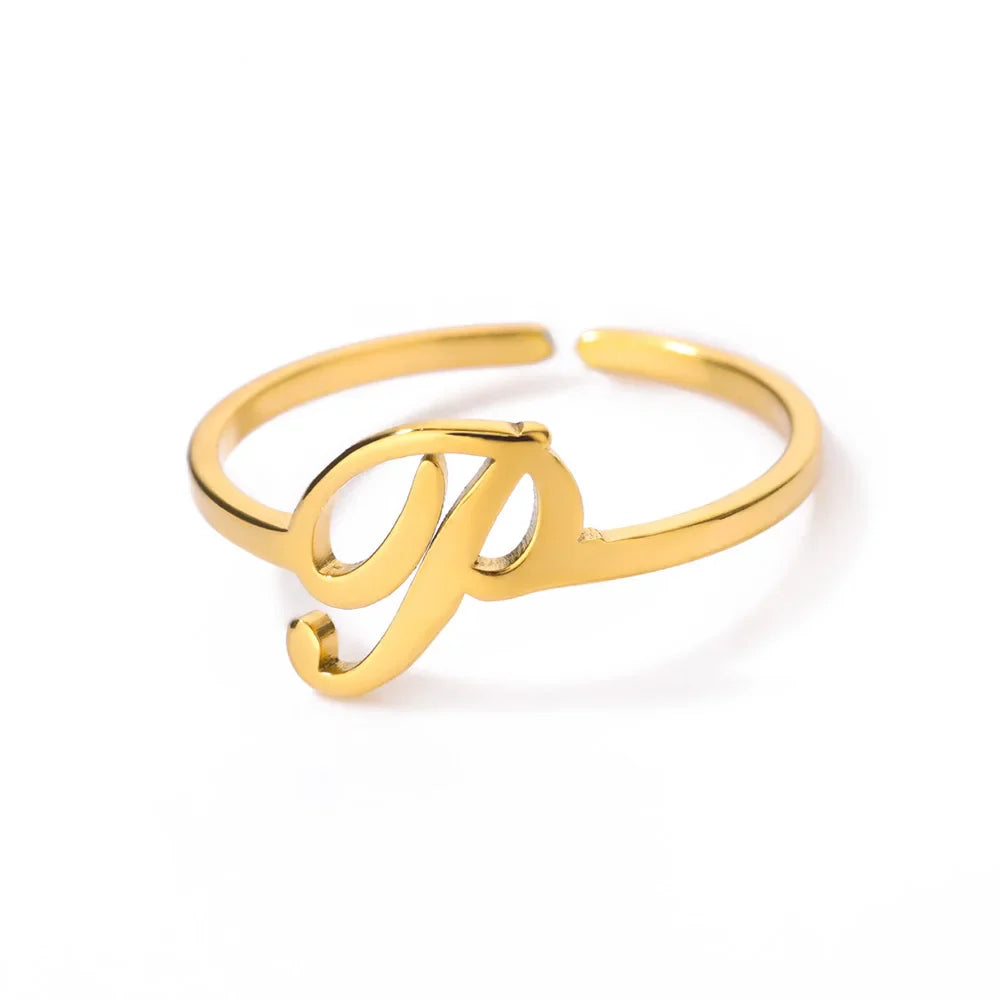Feiner personalisierter Ring mit Initiale p