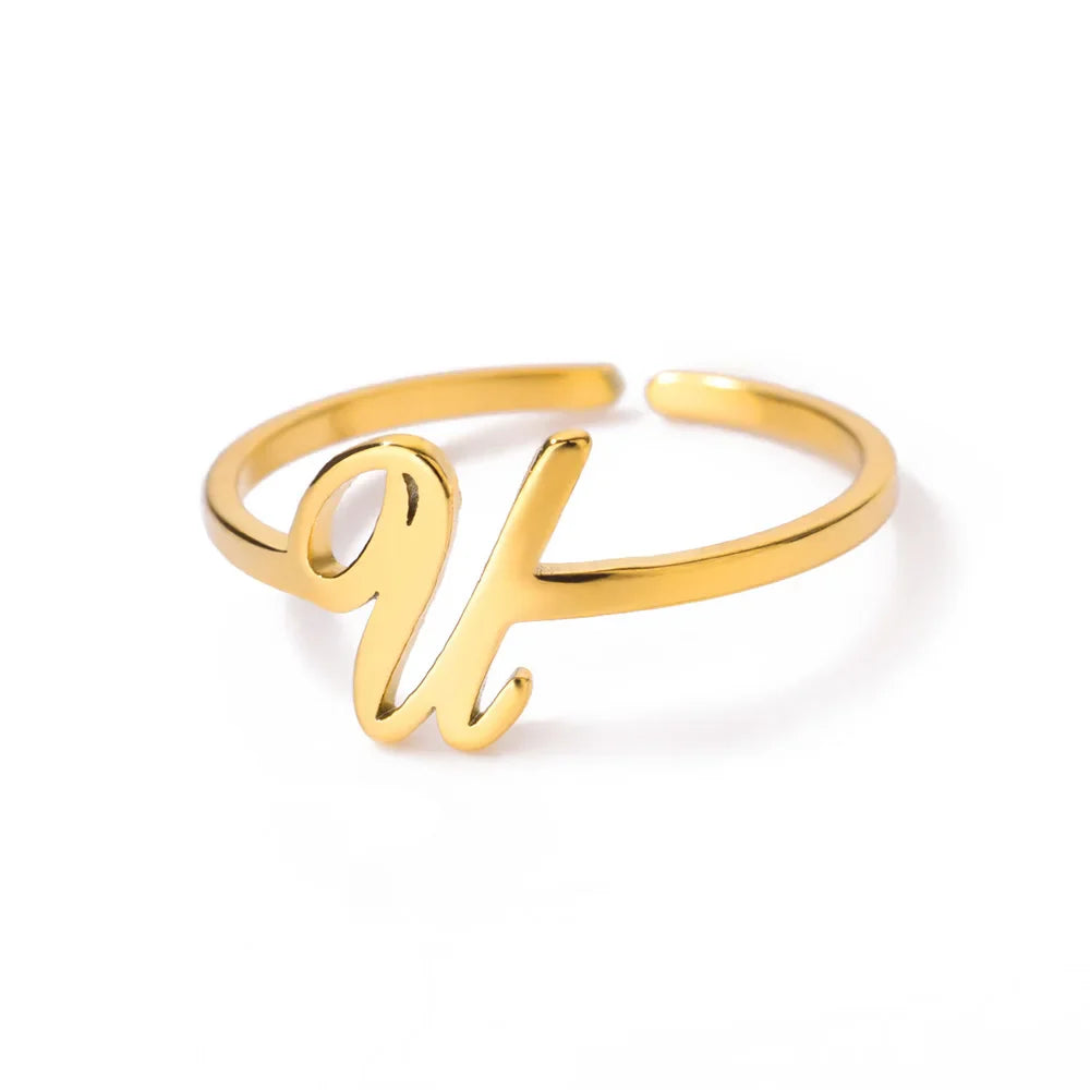 Feiner personalisierter Ring mit Initiale u