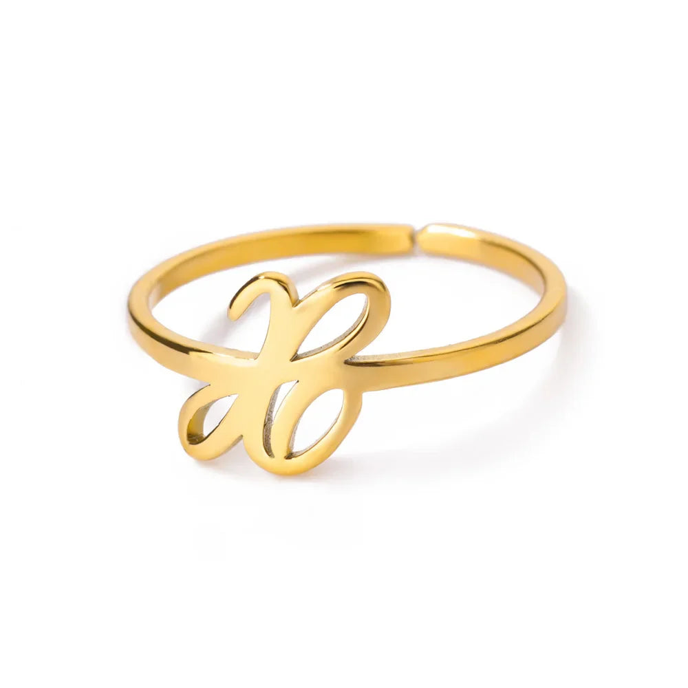 Feiner personalisierter Ring mit Initiale x