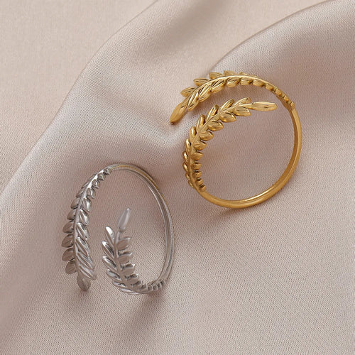 Herbstlicher Lorbeerblatt-Ring Gold