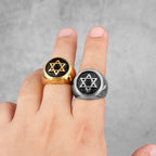 Gravierter Ring mit dem <span data-glossary-id="etoile-de-david">Davidstern</span>, jüdisches Symbol