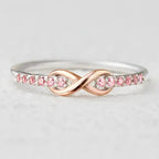 Anello infinito promessa eterna e cristalli scintillanti oro rosa e argento