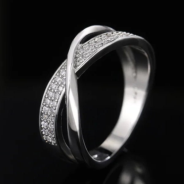 Unendlichkeitsring mit verflochtenen Bändern Silber