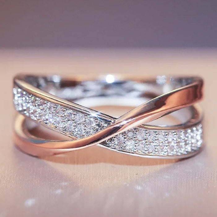 Anello infinito a nastri intrecciati bicolore