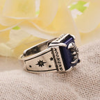 Breiter, skulptierter Ring mit Mondsichel im mystischen Stil