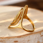 Breiter Ring in strukturierter Spiralform Gold