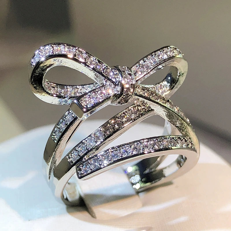 Breiter Ring mit Schleife