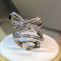 Breiter Ring mit Schleife