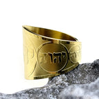 Breiter Unisex-Ring mit hebräischer jüdischer Gravur in Gold