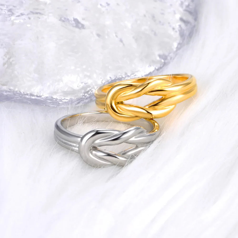 Ring mit Knoten für Damen in Gold