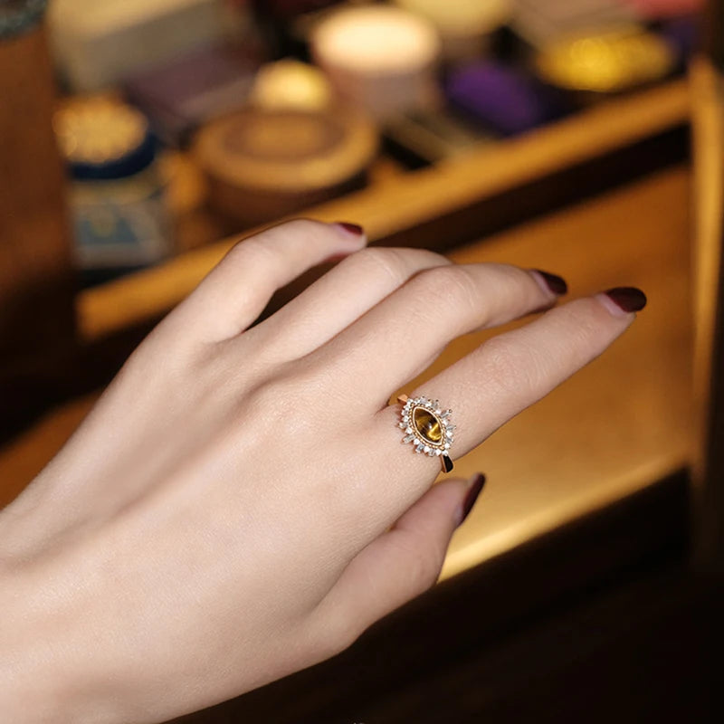 Ring aus Gold mit Tigerauge für Damen