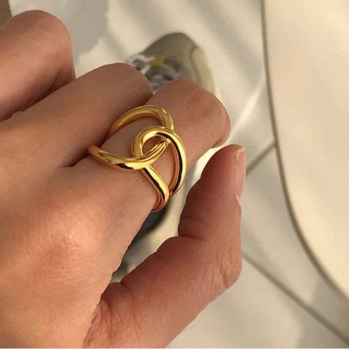 Origineller Ring mit Knoten, Gold