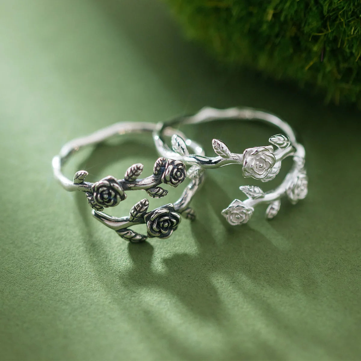 Ring mit verflochtenen Rosen