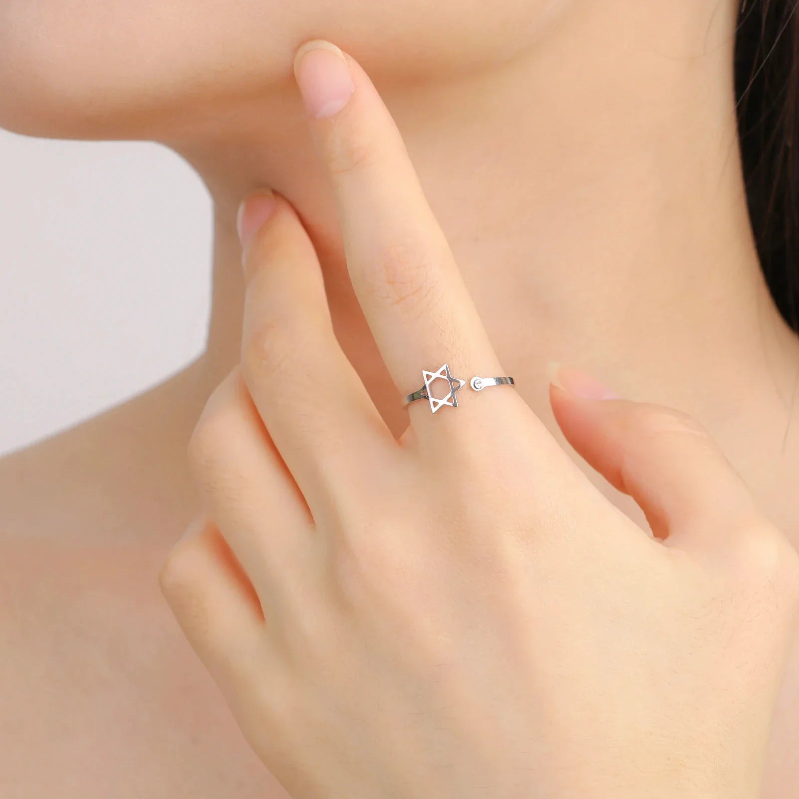 Offener Ring mit dem symbolischen jüdischen Davidstern aus Silber