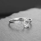 Offener Ring mit dem symbolischen jüdischen Davidstern aus Silber