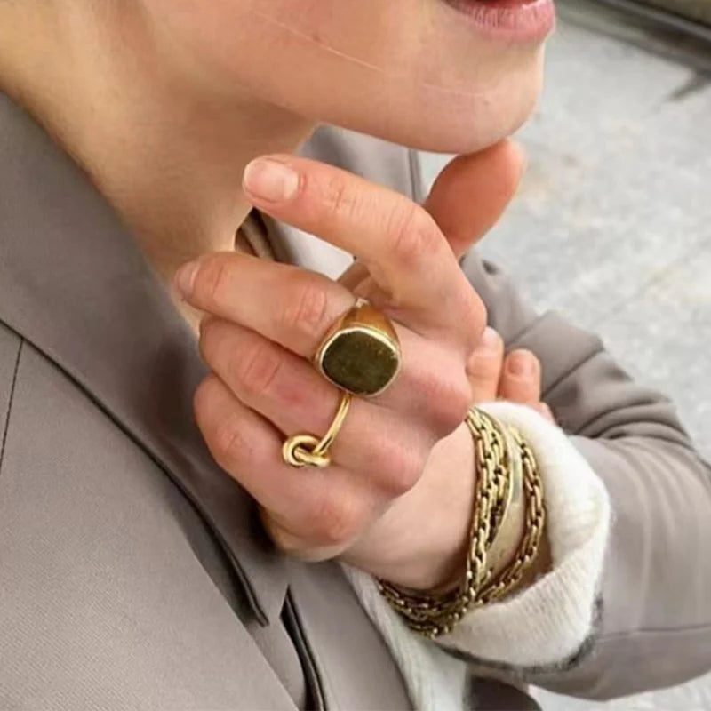 Ring mit Tigerauge-Stein Gold