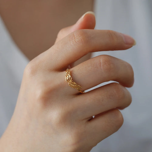 Frauenring mit Engelsflügeln, Gold