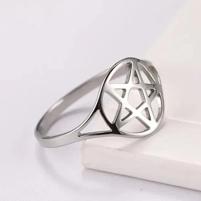 Hohle Damenring mit dem <span data-glossary-id="star-of-david">Davidstern</span>, jüdisches Symbol, Silber