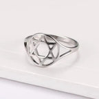 Hohle Damenring mit dem <span data-glossary-id="star-of-david">Davidstern</span>, jüdisches Symbol, Silber