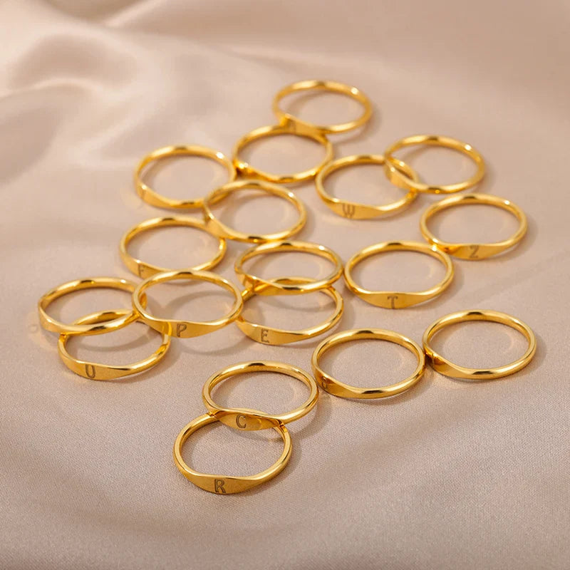 Frauenring mit Initiale