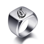 Breiter Herrenring mit Initiale c