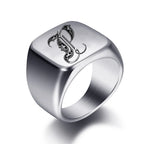 Breiter Herrenring mit Initiale p