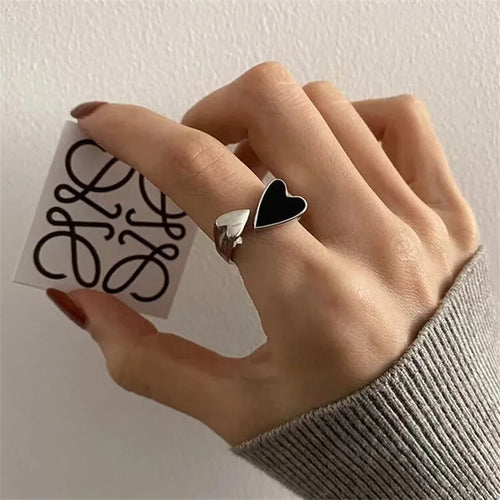 Retro-Ring mit schwarzem Herz