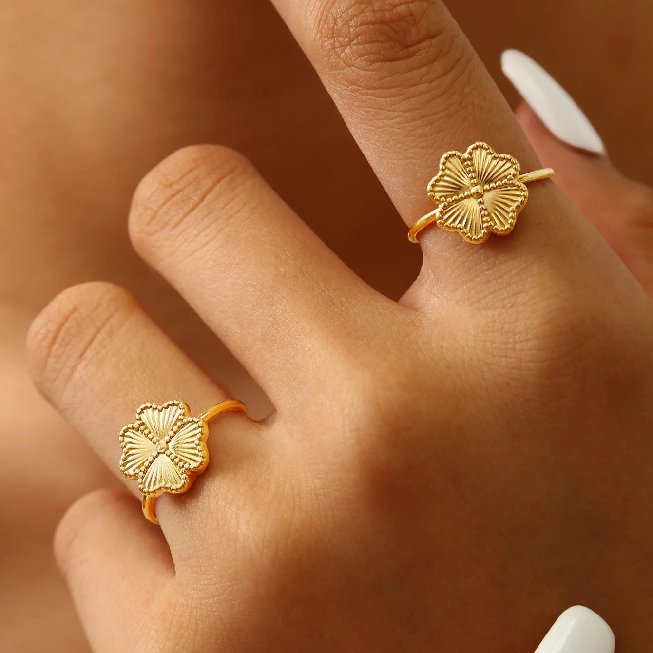 Retro-Ring mit vierblättrigem Kleeblatt