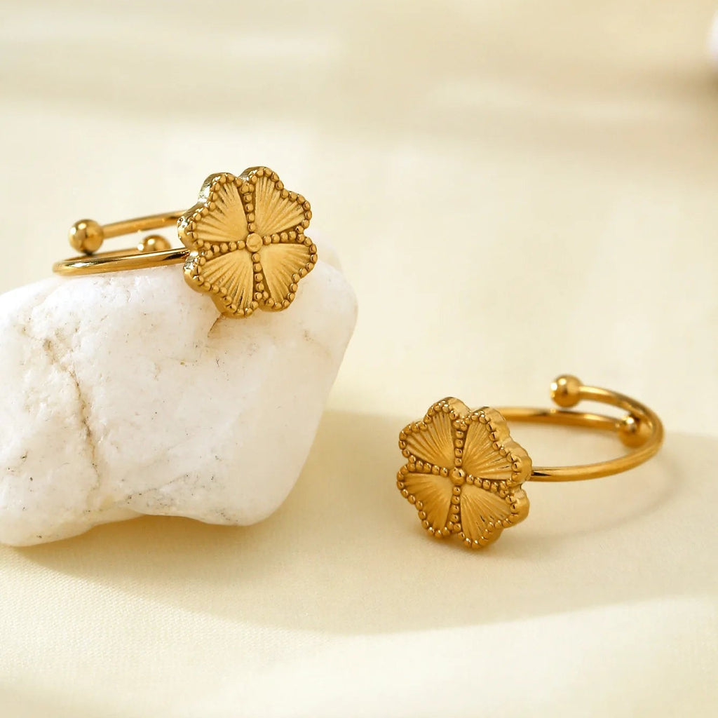 Retro-Ring mit vierblättrigem Kleeblatt