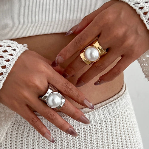Retro Damenring mit goldener Perle