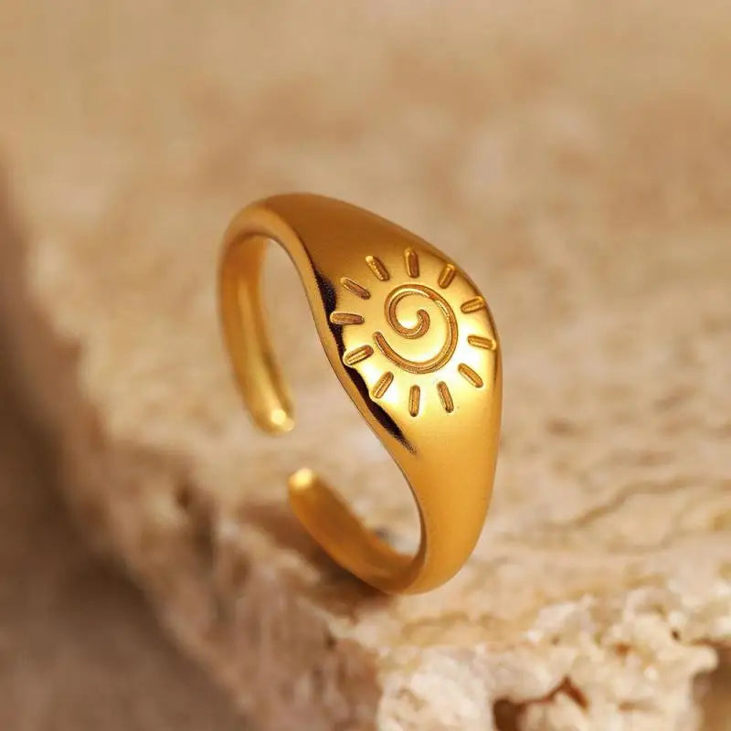 Retro-Ring Sonne Sterne Gold