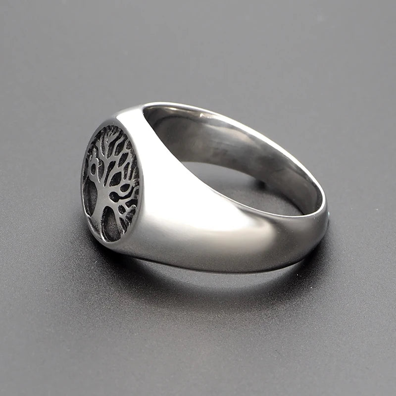 Runder Ring Lebensbaum im puristischen Stil