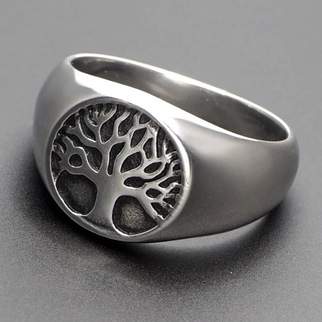 Runder Ring Lebensbaum im puristischen Stil