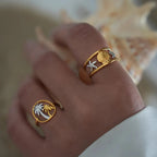 Runder Ring mit Palmen 