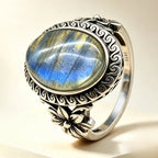 Ring im Antikstil mit Labradorit