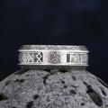 Ring im Wikingerstil mit keltischem Knoten