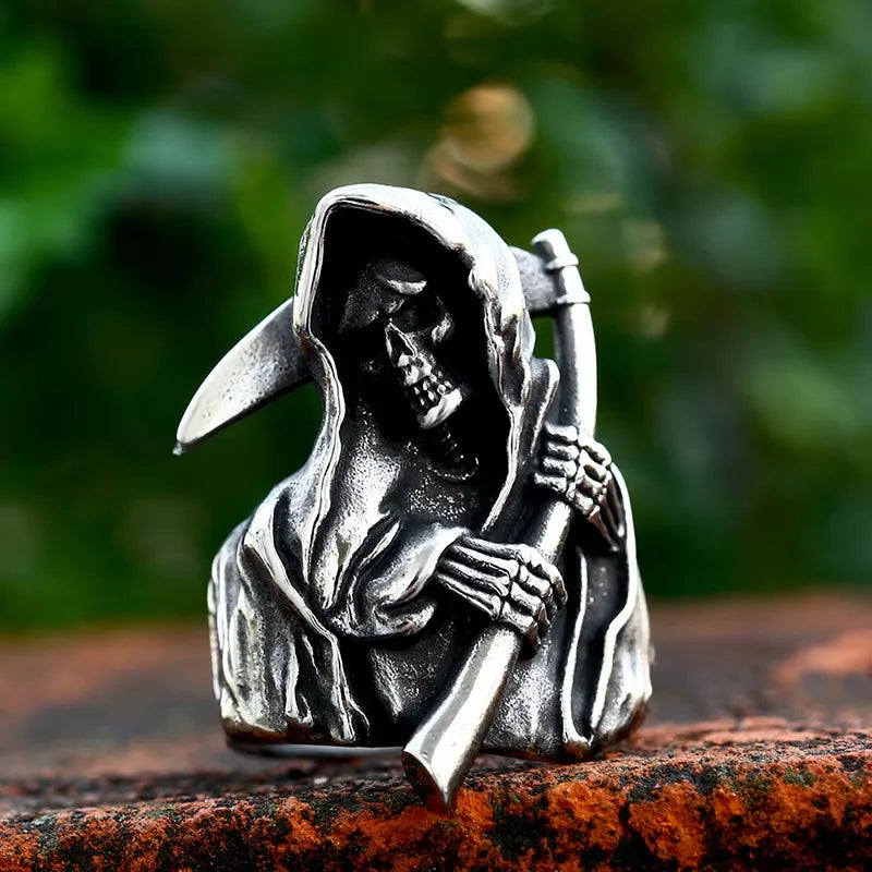 Totenkopf-Ring mit Sense
