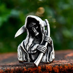 Totenkopf-Ring mit Sense