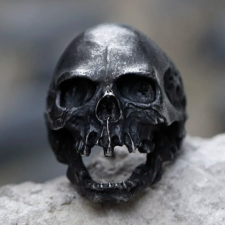 Anello teschio stile gotico nero