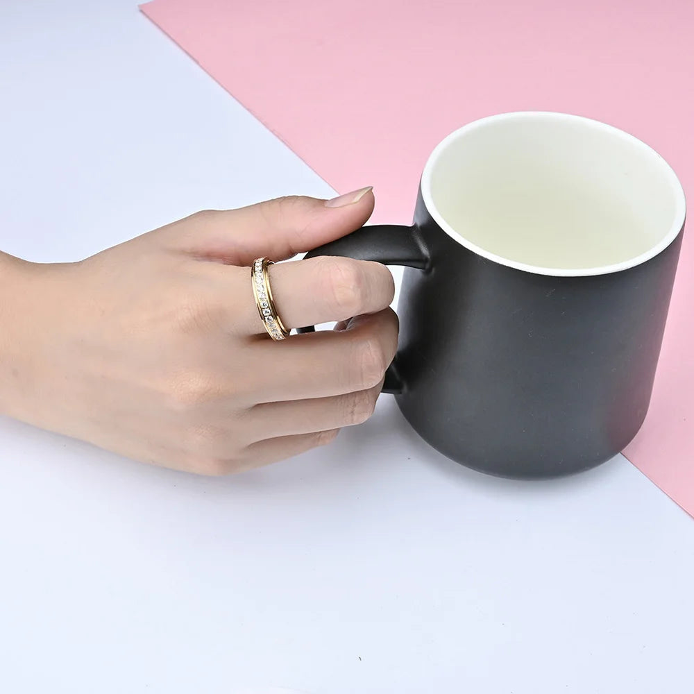 Drehbarer Anti-Stress-Ring mit Zirkonia 