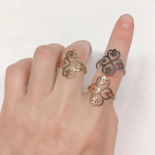 Anello trifoglio a quattro cuori traforato
