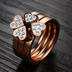 Kleeblatt-Ring mit vier Herzen, verziert mit roségoldfarbenen Kristallen