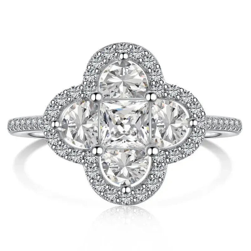 Leuchtender Kleeblatt-Ring aus Kristallen Silber