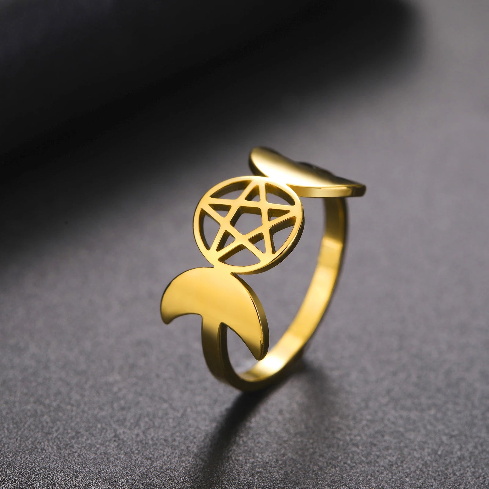 Feiner Dreifachmond-Ring Hexerei Frau Wicca Gold A