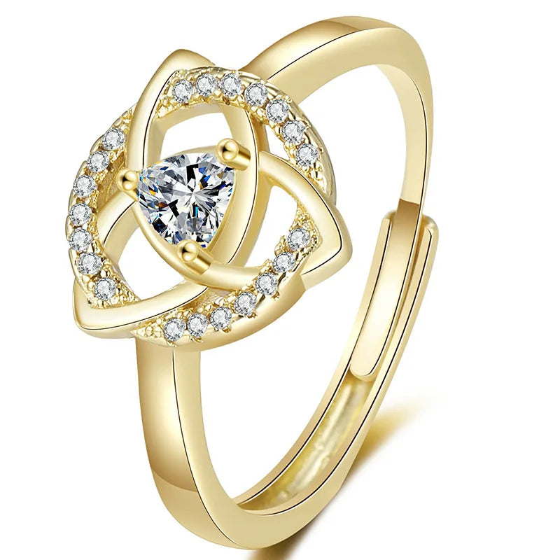 Triquetra-Ring Knoten der irischen keltischen Dreifaltigkeit Gold